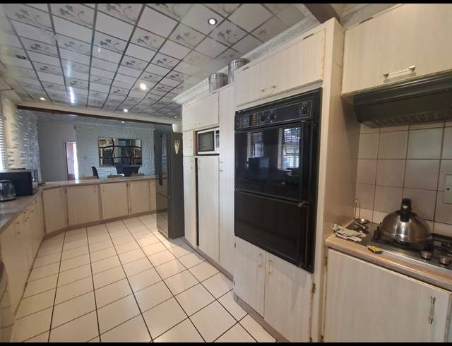 4 BEDROOM HOUSE FOR SALE IN ARCON PARK